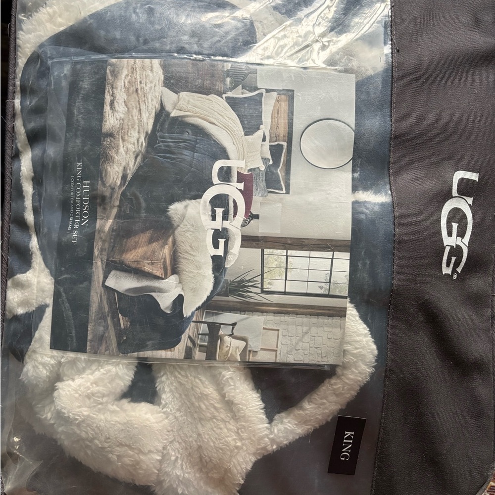 UGG King Size Comforter Set in Cream and Gray